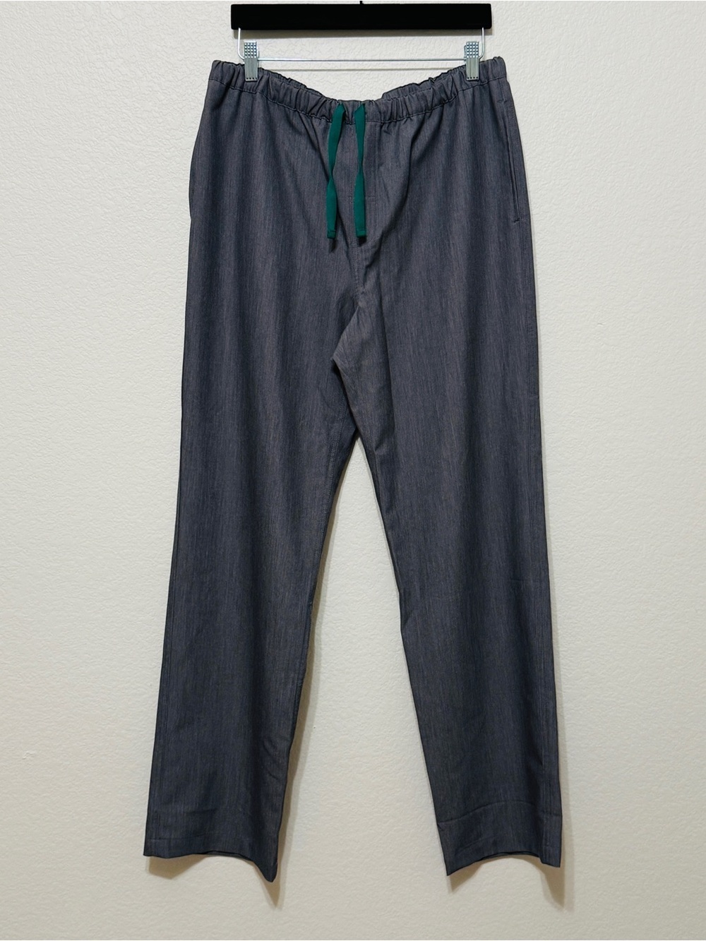 🦕 FIGS| EUC Men’s Pisco Technical Collection Graphite Gray Scrub Pants Size L